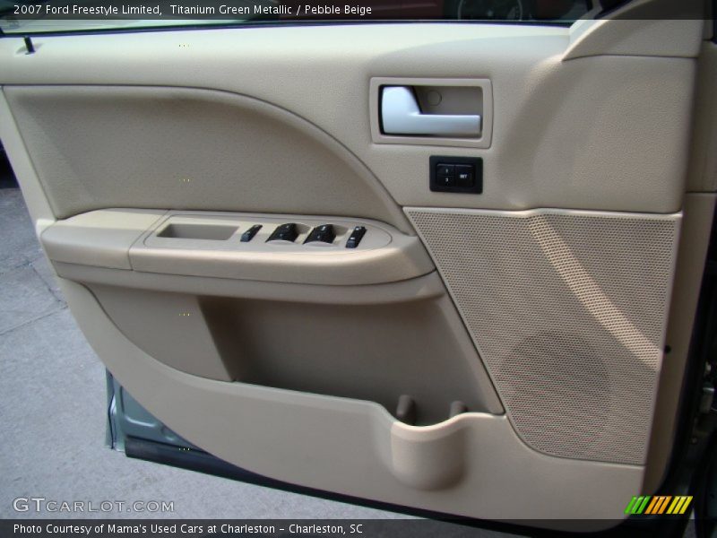 Door Panel of 2007 Freestyle Limited