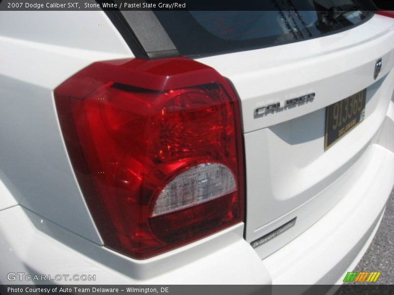 Stone White / Pastel Slate Gray/Red 2007 Dodge Caliber SXT