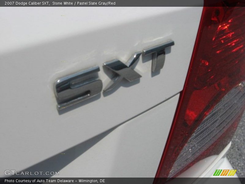 Stone White / Pastel Slate Gray/Red 2007 Dodge Caliber SXT