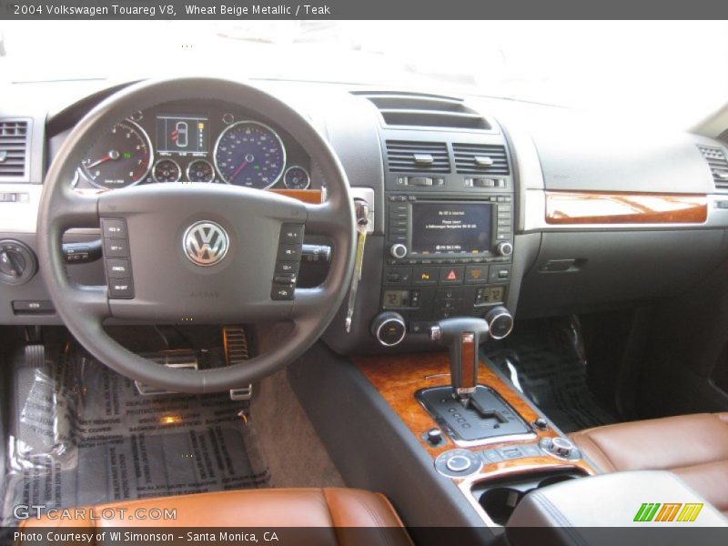 Wheat Beige Metallic / Teak 2004 Volkswagen Touareg V8