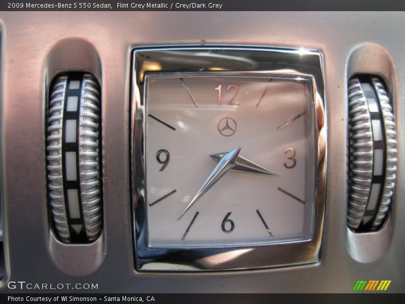 Controls of 2009 S 550 Sedan