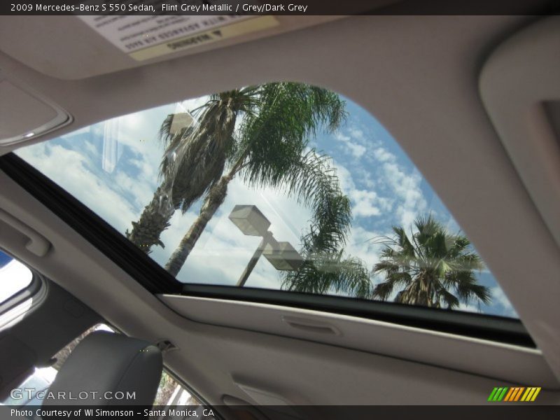 Sunroof of 2009 S 550 Sedan