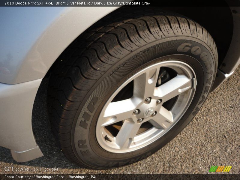 Bright Silver Metallic / Dark Slate Gray/Light Slate Gray 2010 Dodge Nitro SXT 4x4