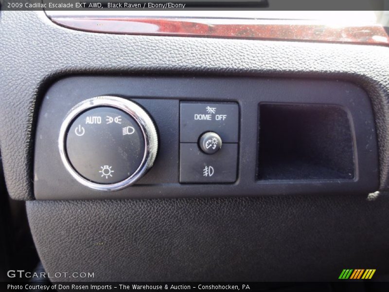 Controls of 2009 Escalade EXT AWD