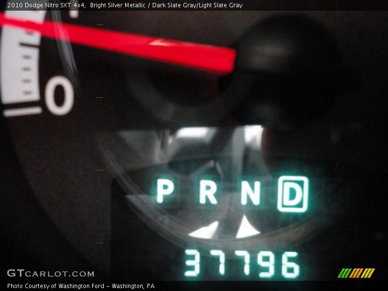 Bright Silver Metallic / Dark Slate Gray/Light Slate Gray 2010 Dodge Nitro SXT 4x4