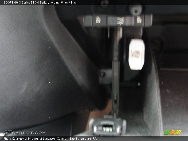 Alpine White / Black 2006 BMW 3 Series 330xi Sedan