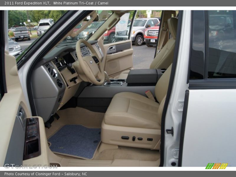 White Platinum Tri-Coat / Camel 2011 Ford Expedition XLT