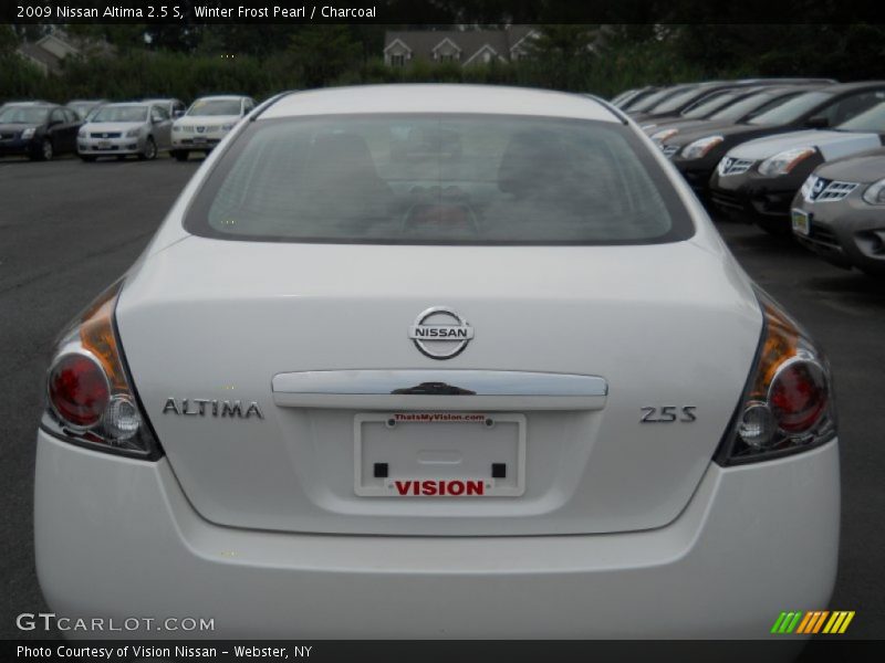 Winter Frost Pearl / Charcoal 2009 Nissan Altima 2.5 S