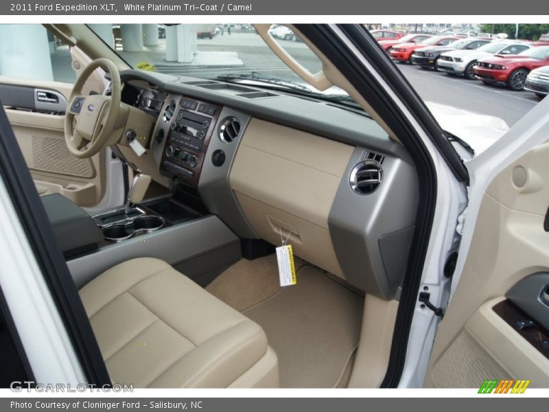 White Platinum Tri-Coat / Camel 2011 Ford Expedition XLT