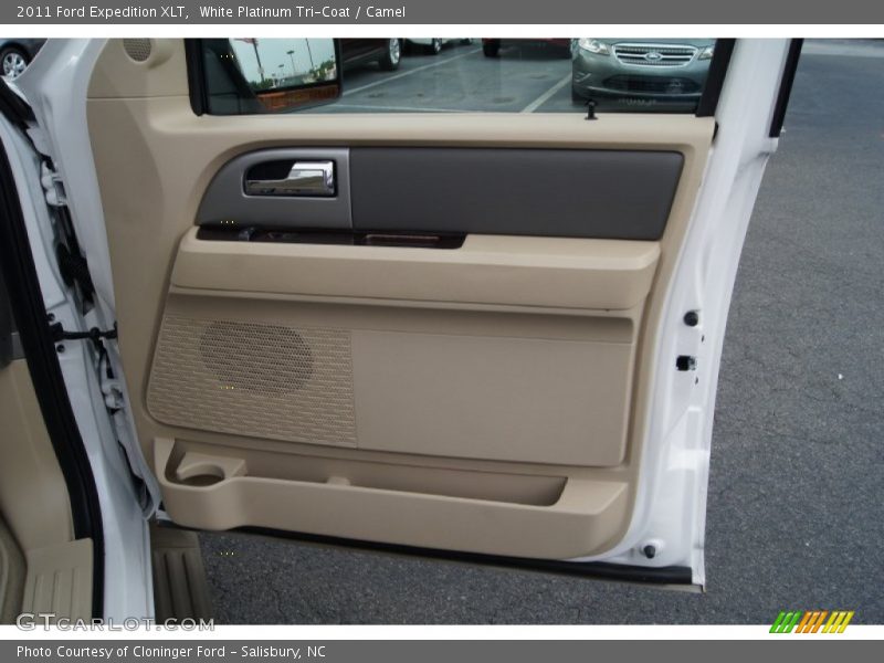 White Platinum Tri-Coat / Camel 2011 Ford Expedition XLT
