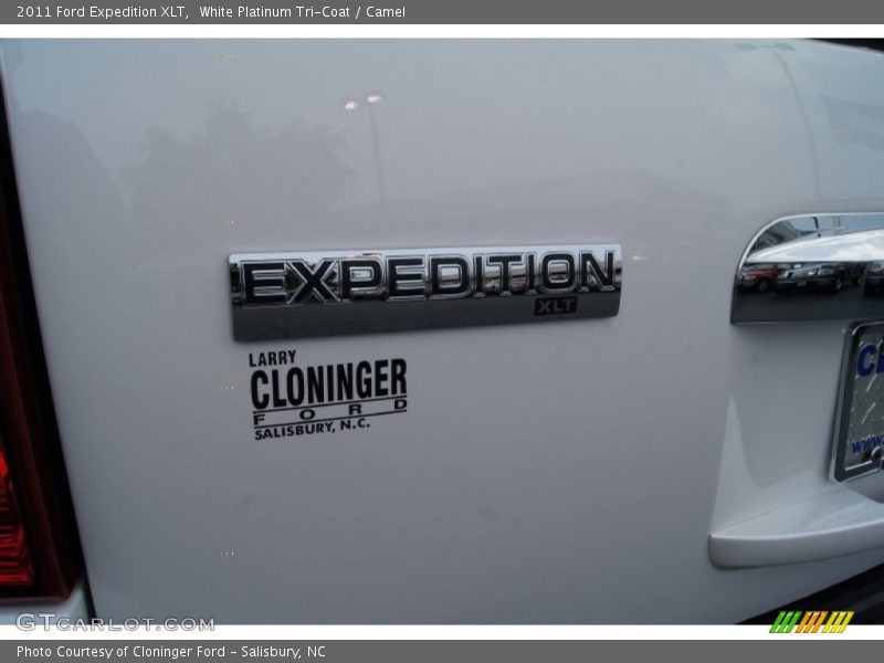 White Platinum Tri-Coat / Camel 2011 Ford Expedition XLT