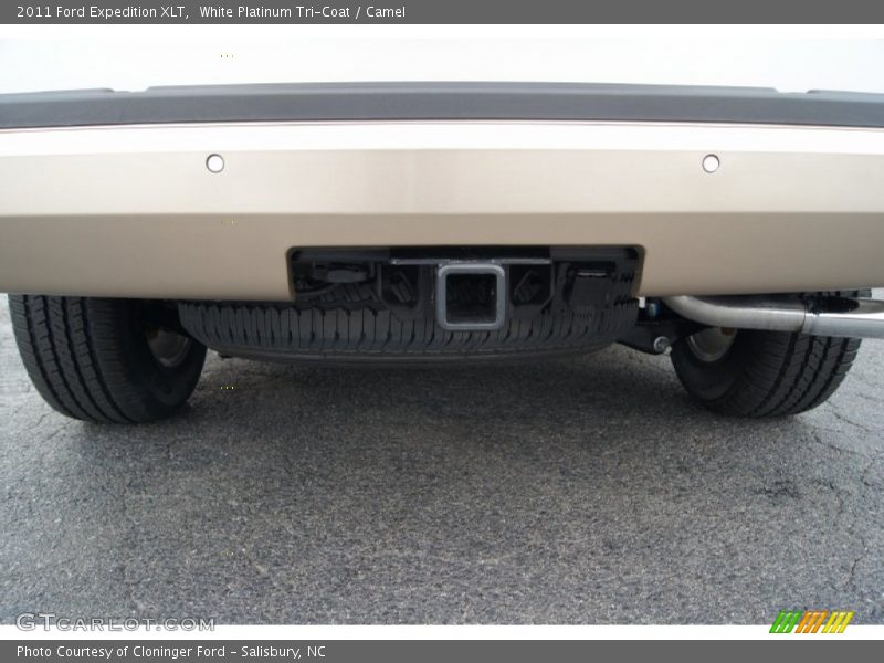 White Platinum Tri-Coat / Camel 2011 Ford Expedition XLT