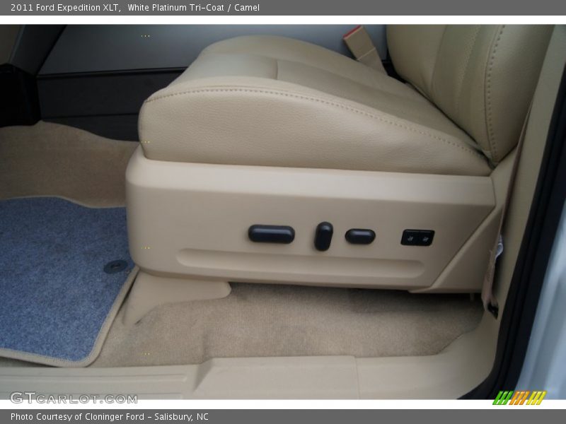 White Platinum Tri-Coat / Camel 2011 Ford Expedition XLT