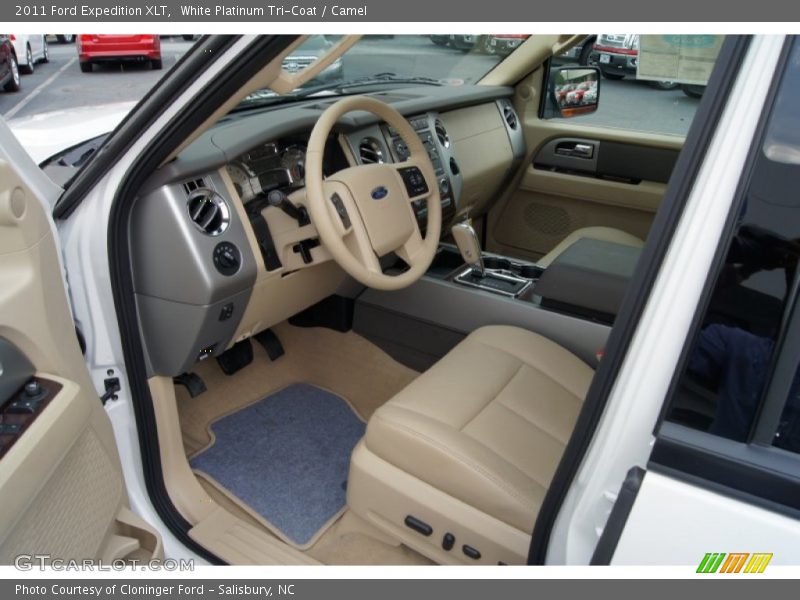 White Platinum Tri-Coat / Camel 2011 Ford Expedition XLT
