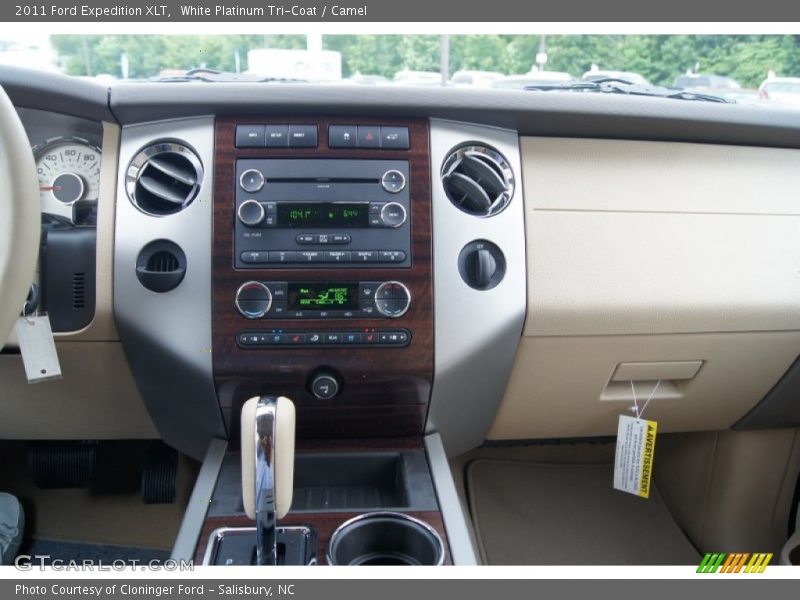 White Platinum Tri-Coat / Camel 2011 Ford Expedition XLT