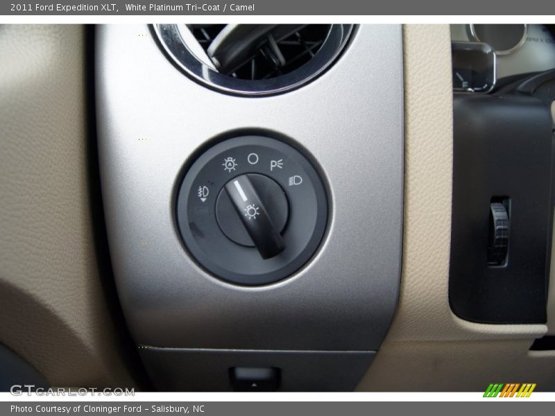 White Platinum Tri-Coat / Camel 2011 Ford Expedition XLT