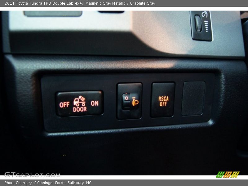 Magnetic Gray Metallic / Graphite Gray 2011 Toyota Tundra TRD Double Cab 4x4