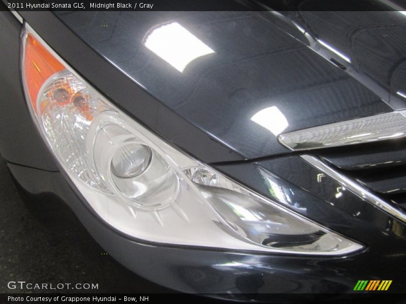 Midnight Black / Gray 2011 Hyundai Sonata GLS