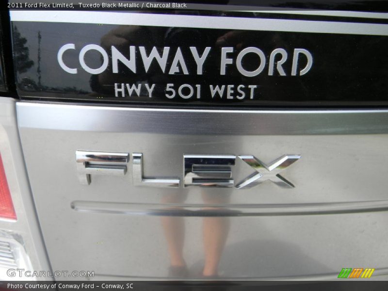 Tuxedo Black Metallic / Charcoal Black 2011 Ford Flex Limited