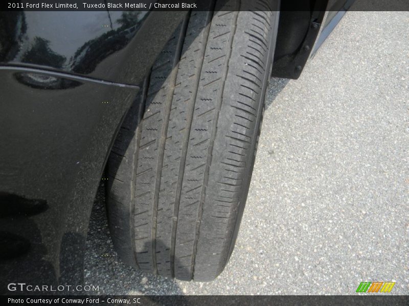 Tuxedo Black Metallic / Charcoal Black 2011 Ford Flex Limited