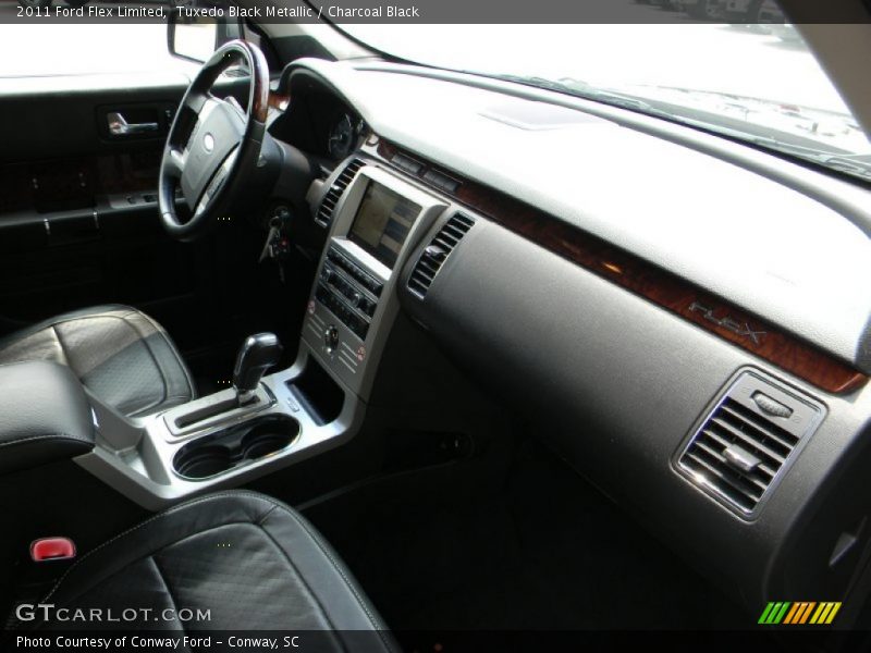 Tuxedo Black Metallic / Charcoal Black 2011 Ford Flex Limited