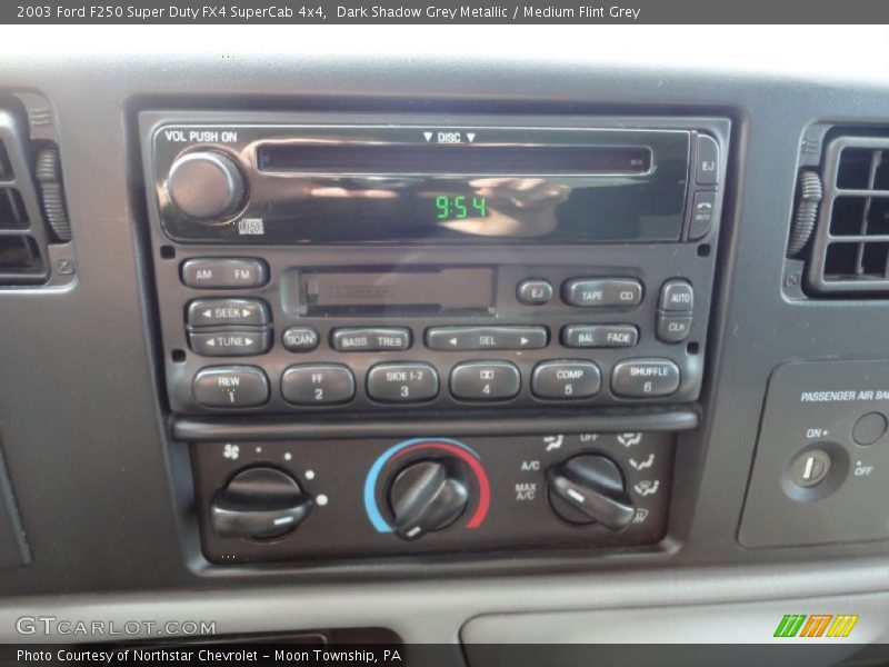 Controls of 2003 F250 Super Duty FX4 SuperCab 4x4