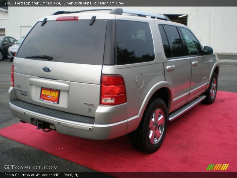 Silver Birch Metallic / Midnight Grey 2005 Ford Explorer Limited 4x4