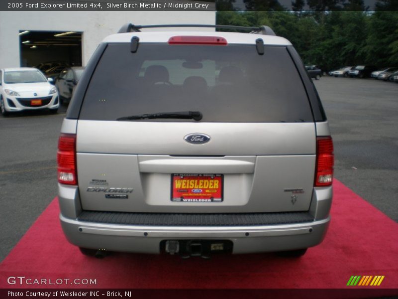 Silver Birch Metallic / Midnight Grey 2005 Ford Explorer Limited 4x4