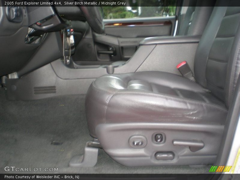 Silver Birch Metallic / Midnight Grey 2005 Ford Explorer Limited 4x4