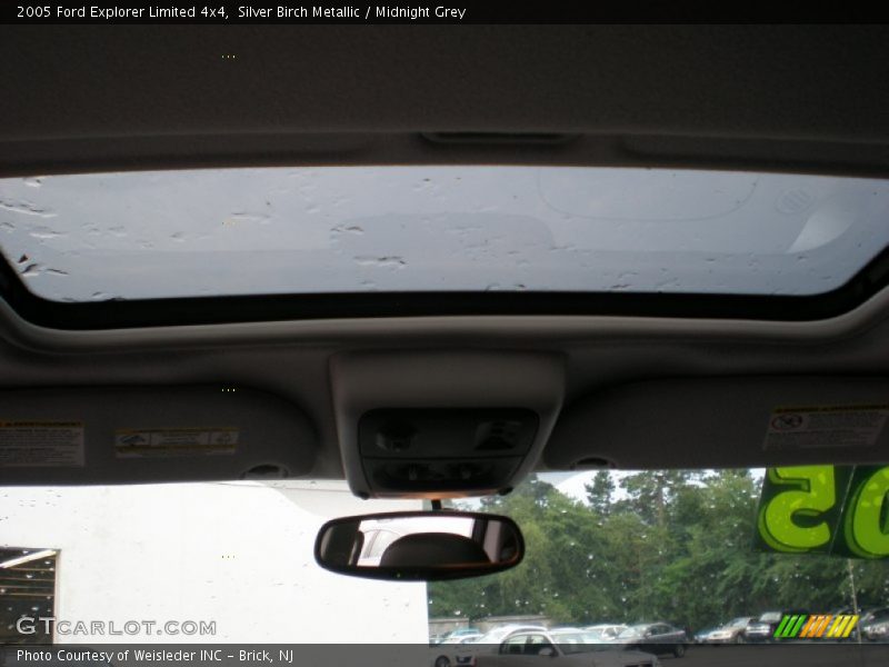 Silver Birch Metallic / Midnight Grey 2005 Ford Explorer Limited 4x4