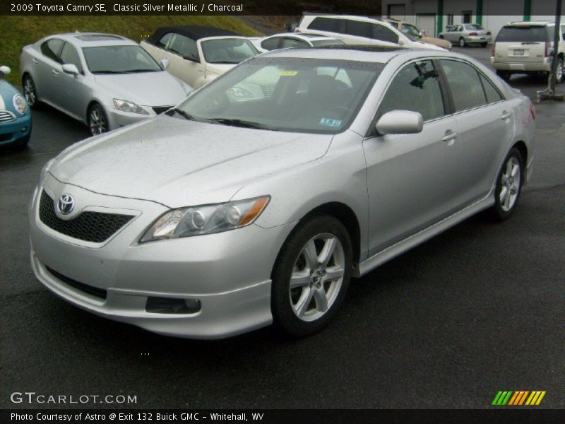 Classic Silver Metallic / Charcoal 2009 Toyota Camry SE
