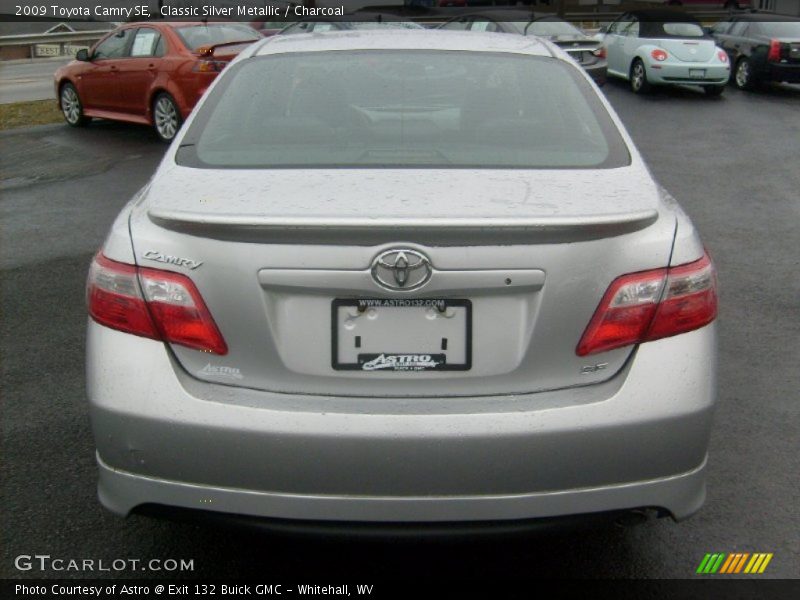 Classic Silver Metallic / Charcoal 2009 Toyota Camry SE