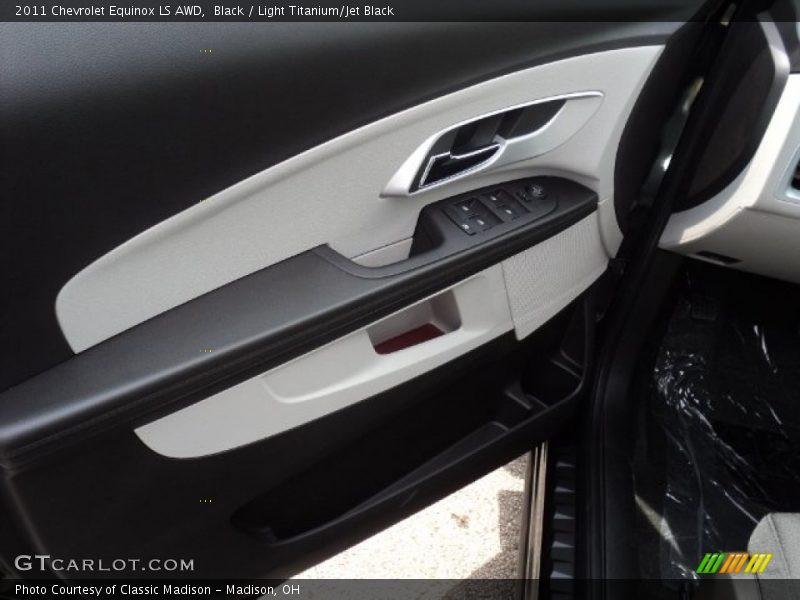 Black / Light Titanium/Jet Black 2011 Chevrolet Equinox LS AWD