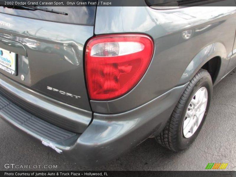 Onyx Green Pearl / Taupe 2002 Dodge Grand Caravan Sport