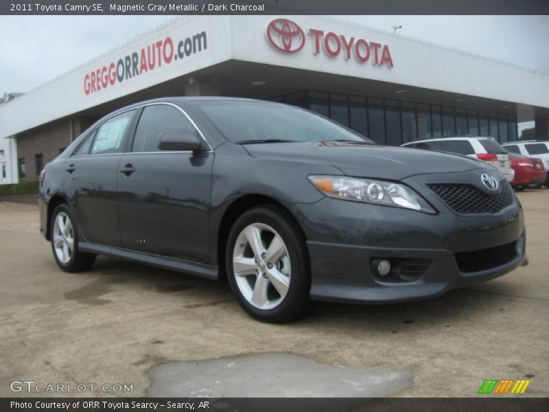 Magnetic Gray Metallic / Dark Charcoal 2011 Toyota Camry SE