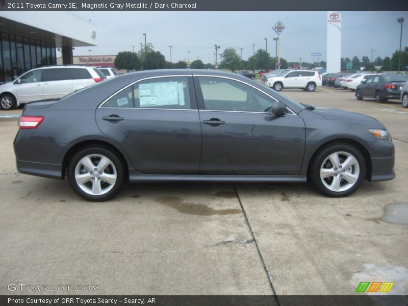Magnetic Gray Metallic / Dark Charcoal 2011 Toyota Camry SE