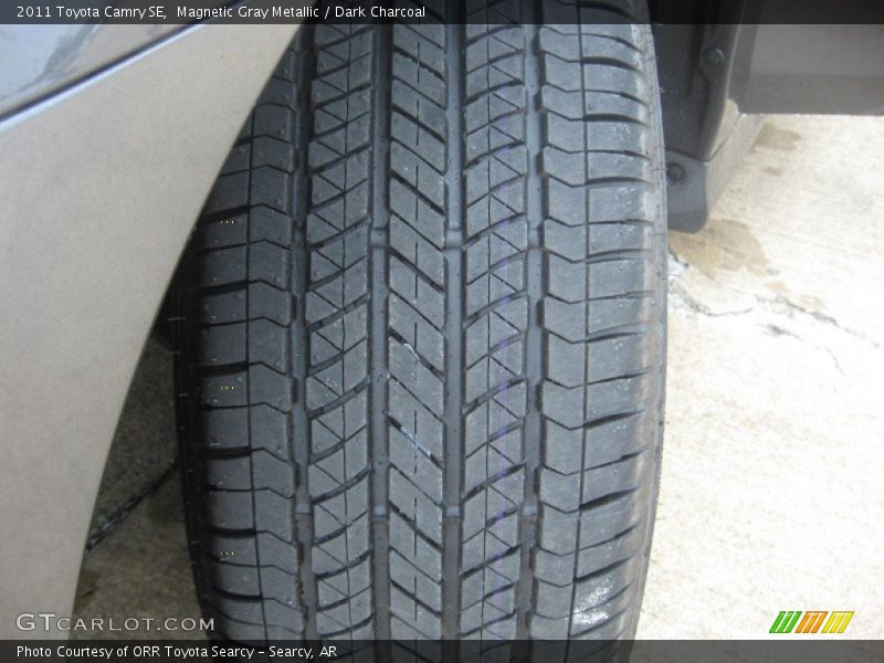 Magnetic Gray Metallic / Dark Charcoal 2011 Toyota Camry SE