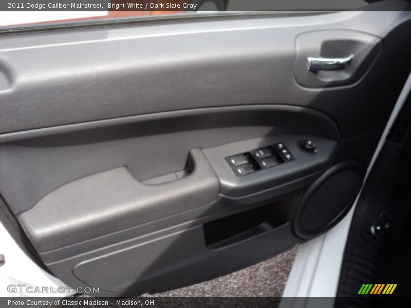 Bright White / Dark Slate Gray 2011 Dodge Caliber Mainstreet
