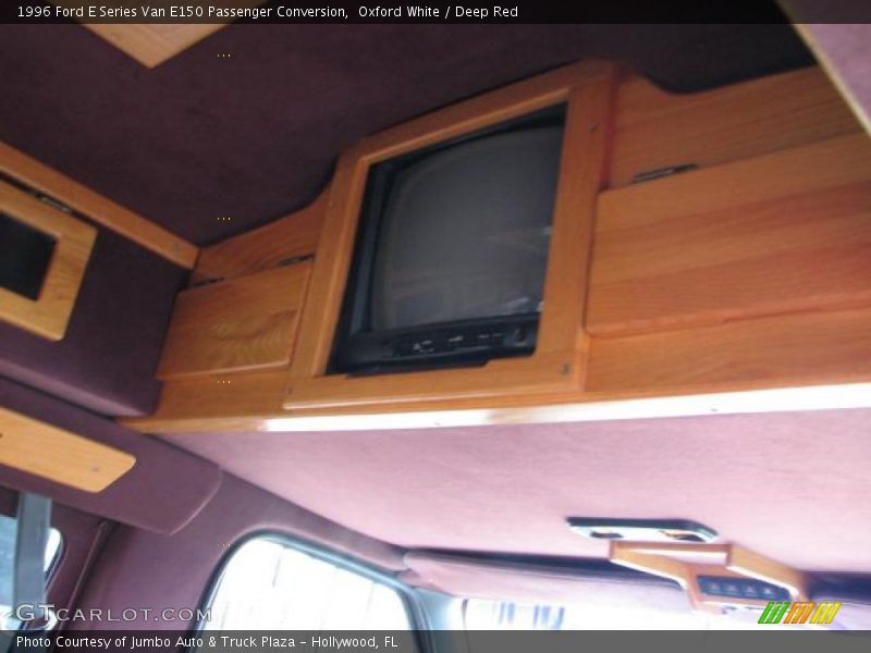 Oxford White / Deep Red 1996 Ford E Series Van E150 Passenger Conversion