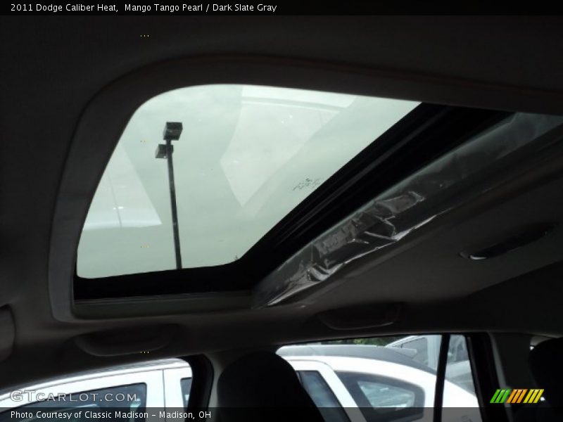Mango Tango Pearl / Dark Slate Gray 2011 Dodge Caliber Heat