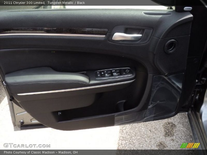 Tungsten Metallic / Black 2011 Chrysler 300 Limited