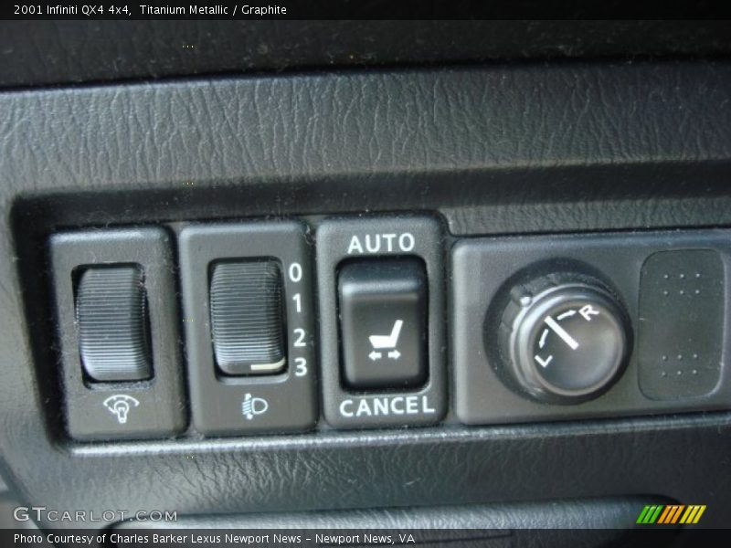 Titanium Metallic / Graphite 2001 Infiniti QX4 4x4