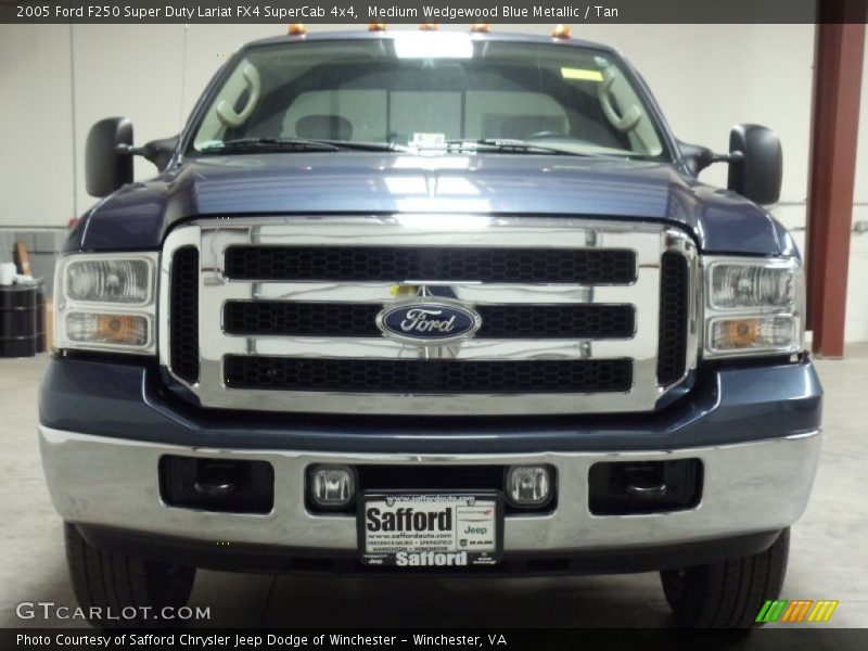 Medium Wedgewood Blue Metallic / Tan 2005 Ford F250 Super Duty Lariat FX4 SuperCab 4x4