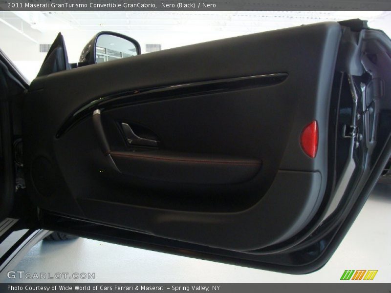 Door Panel of 2011 GranTurismo Convertible GranCabrio