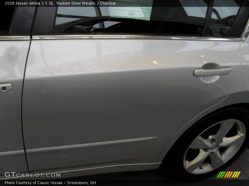 Radiant Silver Metallic / Charcoal 2008 Nissan Altima 3.5 SE