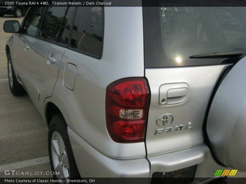 Titanium Metallic / Dark Charcoal 2005 Toyota RAV4 4WD