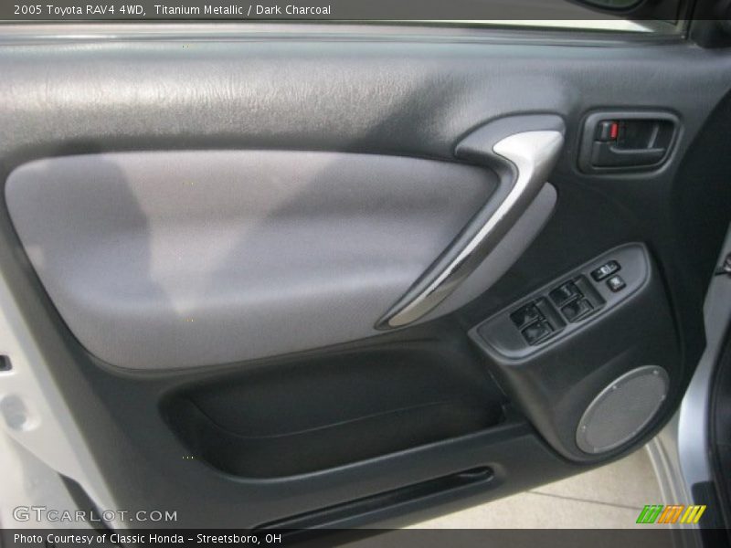 Titanium Metallic / Dark Charcoal 2005 Toyota RAV4 4WD