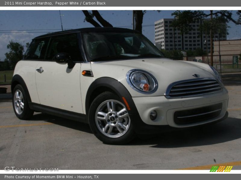 Pepper White / Carbon Black 2011 Mini Cooper Hardtop