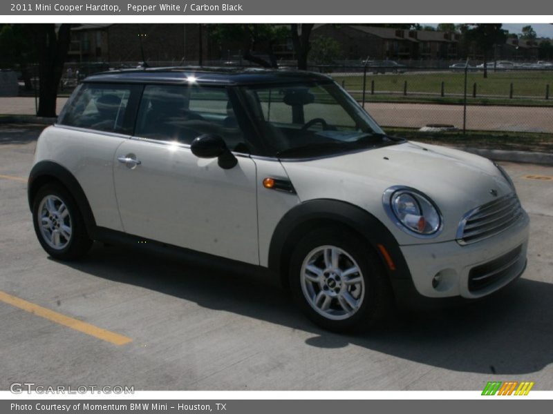 Pepper White / Carbon Black 2011 Mini Cooper Hardtop