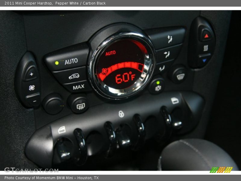 Pepper White / Carbon Black 2011 Mini Cooper Hardtop